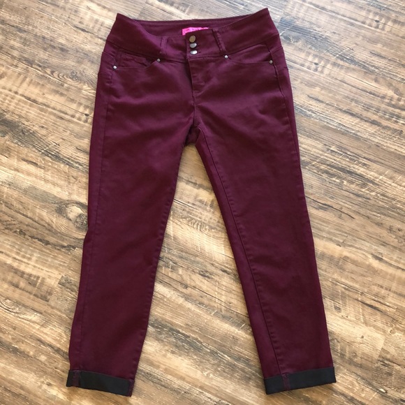 Wax Jeans burgundy capris - Picture 1 of 10